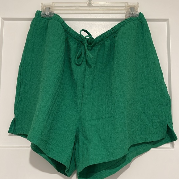 Green Lounge Set - Picture 7 of 10